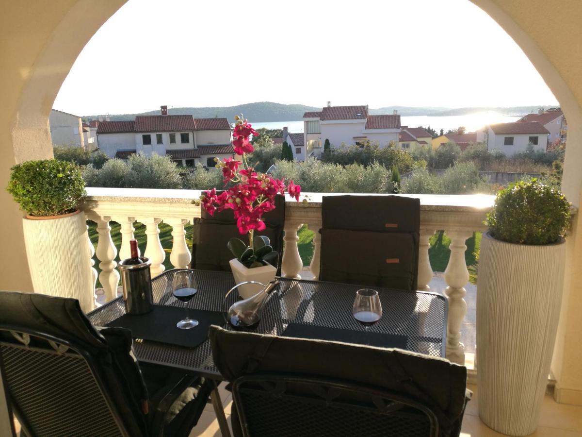 Villa Meli - Apartments Mit Meerblick Medulin Kültér fotó