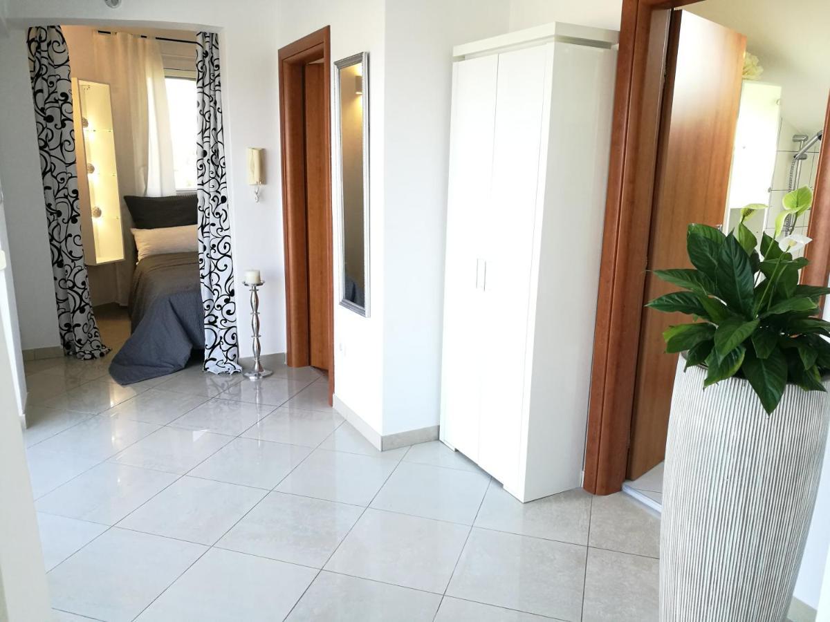 Villa Meli - Apartments Mit Meerblick Medulin Kültér fotó