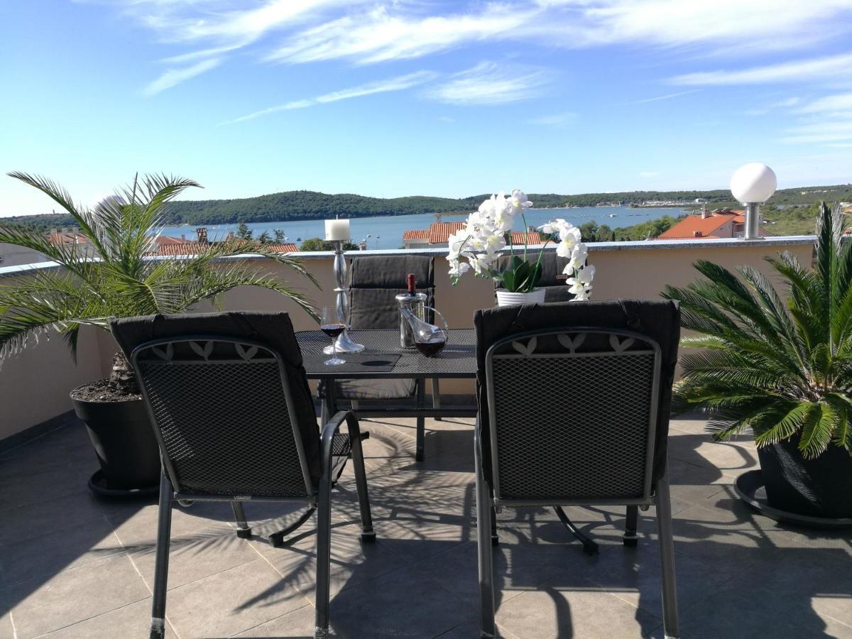 Villa Meli - Apartments Mit Meerblick Medulin Kültér fotó