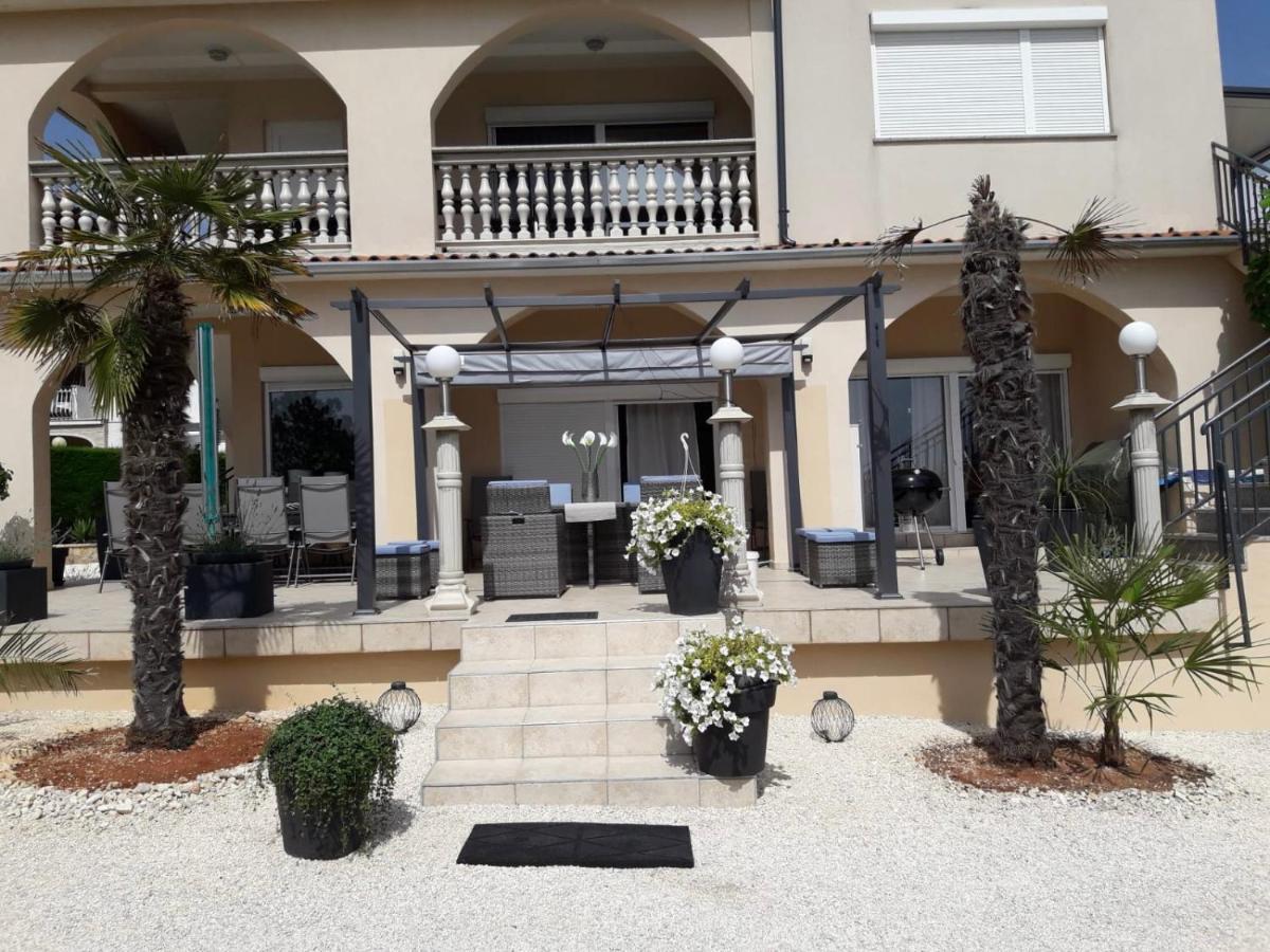 Villa Meli - Apartments Mit Meerblick Medulin Kültér fotó