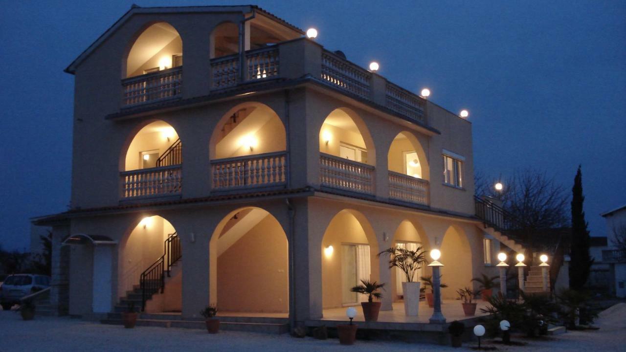 Villa Meli - Apartments Mit Meerblick Medulin Kültér fotó
