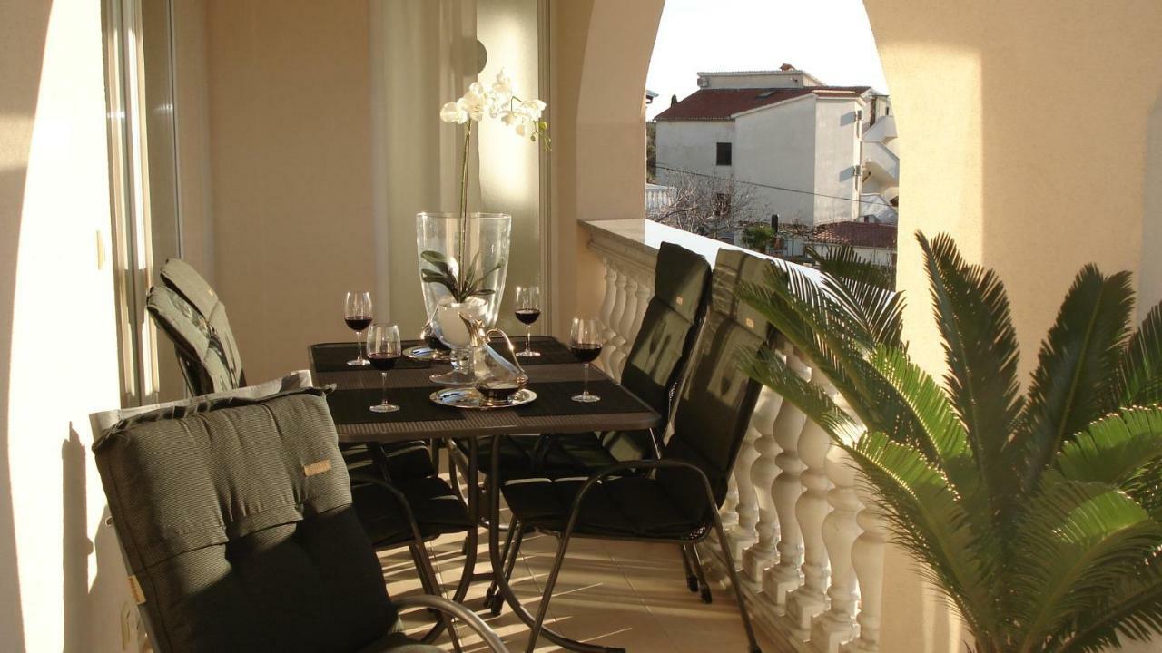 Villa Meli - Apartments Mit Meerblick Medulin Kültér fotó